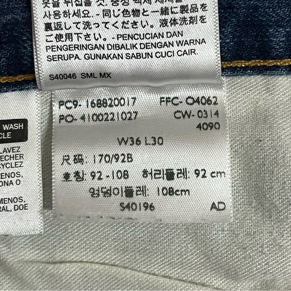 Levi's 522 Red Tab Distressed Straight Leg Med Wash Mid Rise Denim Jeans 36X30 - Picture 5 of 13